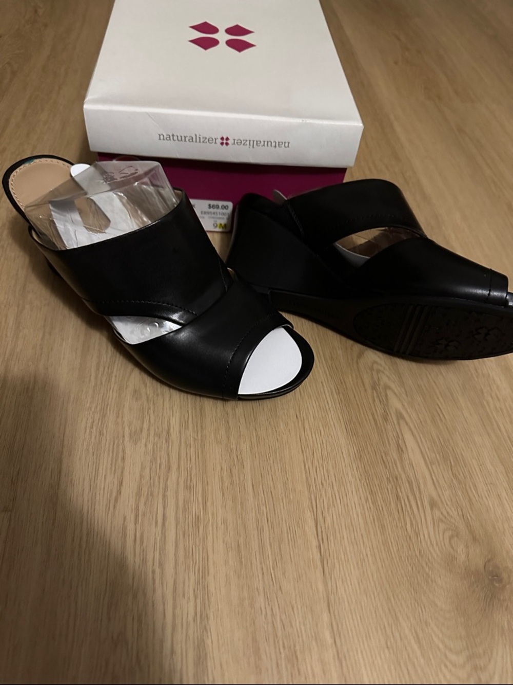 Naturalizer Black size 9 Leather Crisscross Wedge Mule